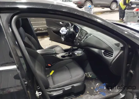 2018 Chevrolet Malibu Lt z USA, uszkodzony, nr VIN 1G1ZD5ST5JF213825